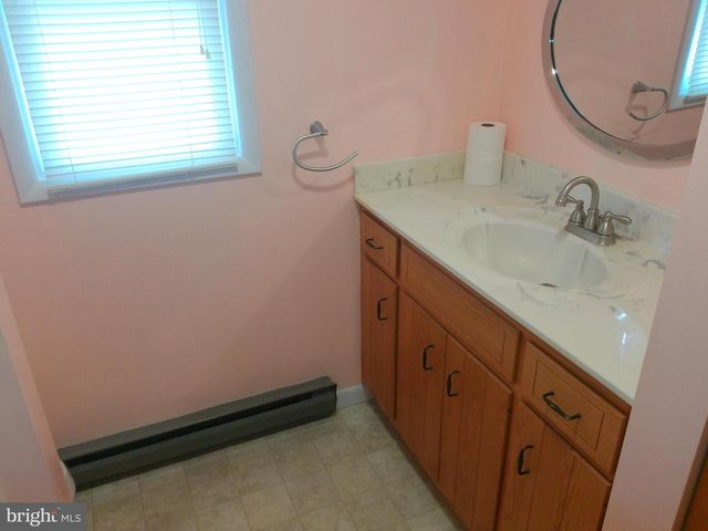 16 W HALE ST, Lewistown, PA 17044