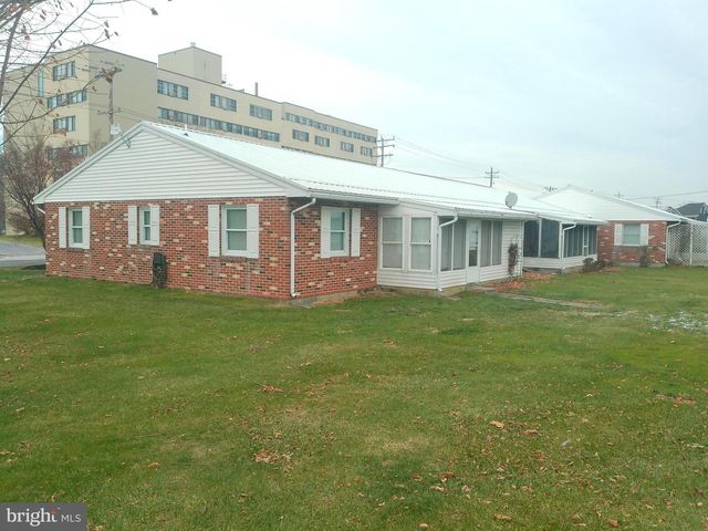 16 W HALE ST, Lewistown, PA 17044