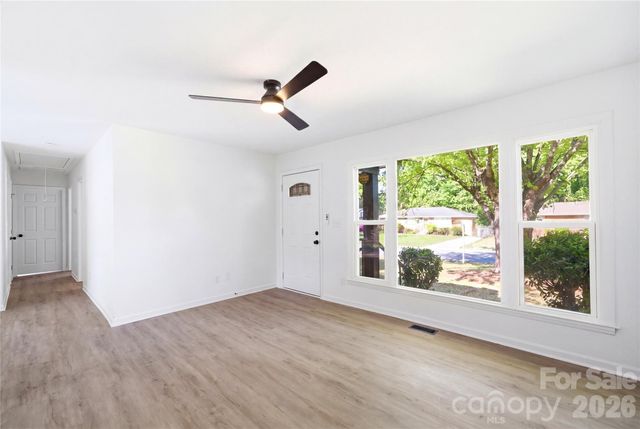 6126 Amberly Lane, Charlotte, NC 28213