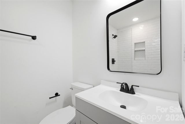 6126 Amberly Lane, Charlotte, NC 28213