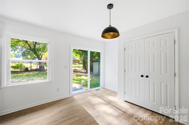 6126 Amberly Lane, Charlotte, NC 28213
