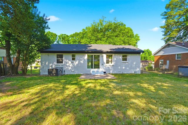6126 Amberly Lane, Charlotte, NC 28213
