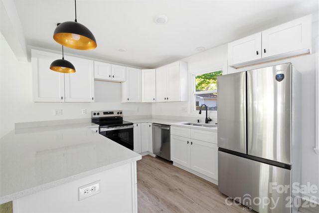 6126 Amberly Lane, Charlotte, NC 28213