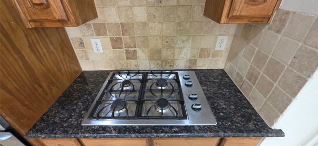 1019 Manchester Drive, Mansfield, TX 76063