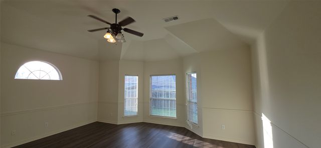 1019 Manchester Drive, Mansfield, TX 76063