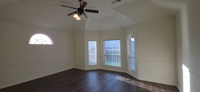 1019 Manchester Drive, Mansfield, TX 76063