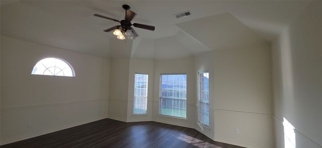 1019 Manchester Drive, Mansfield, TX 76063