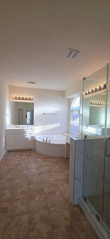 1019 Manchester Drive, Mansfield, TX 76063