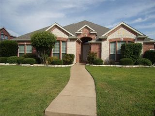 1019 Manchester Drive, Mansfield, TX 76063