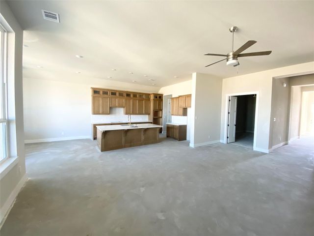 12115 Lake View Boulevard, Mont Belvieu, TX 77523