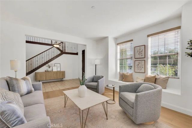 10641 N Lost Trail Avenue, Shadow Hills, CA 91040