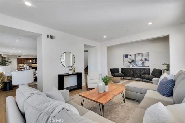 10641 N Lost Trail Avenue, Shadow Hills, CA 91040