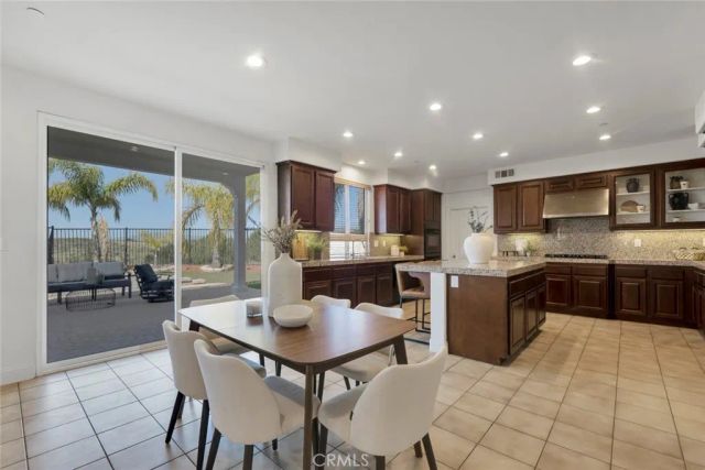 10641 N Lost Trail Avenue, Shadow Hills, CA 91040