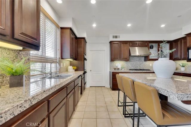 10641 N Lost Trail Avenue, Shadow Hills, CA 91040