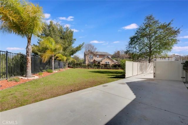 10641 N Lost Trail Avenue, Shadow Hills, CA 91040