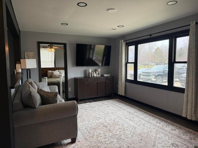 133 E Pine Street, Wheatfield, IN 46392