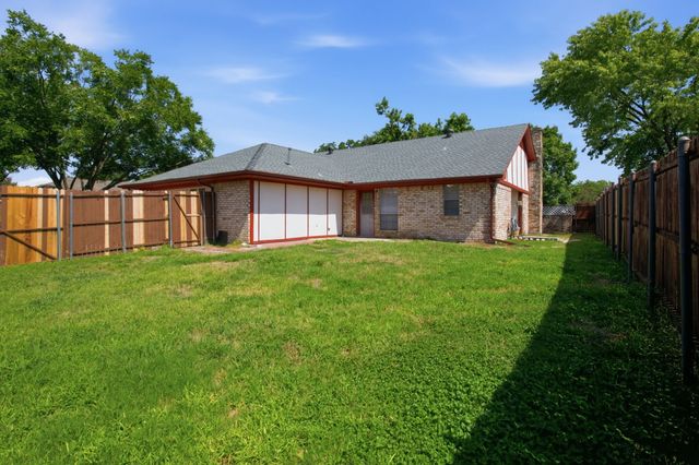 7306 Ridgeview Drive, Rowlett, TX 75089