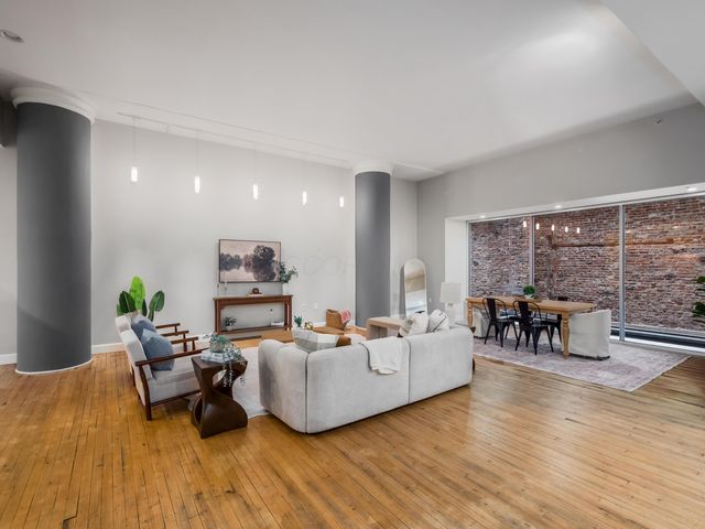 106 N High Street, 302, Columbus, OH 43215