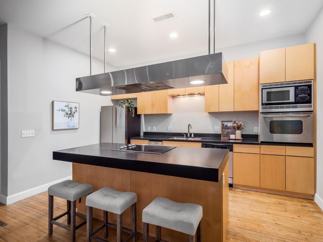 106 N High Street, 302, Columbus, OH 43215
