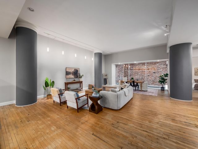 106 N High Street, 302, Columbus, OH 43215