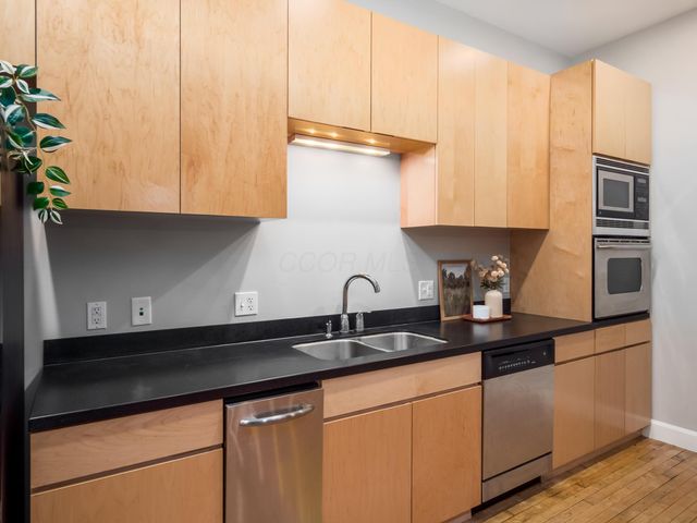 106 N High Street, 302, Columbus, OH 43215