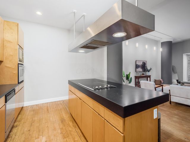 106 N High Street, 302, Columbus, OH 43215