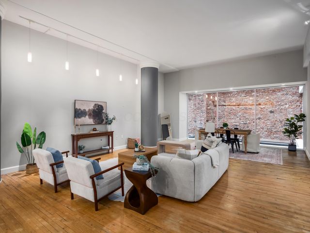 106 N High Street, 302, Columbus, OH 43215