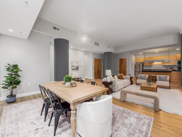 106 N High Street, 302, Columbus, OH 43215