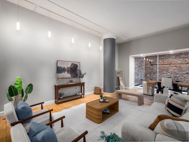 106 N High Street, 302, Columbus, OH 43215