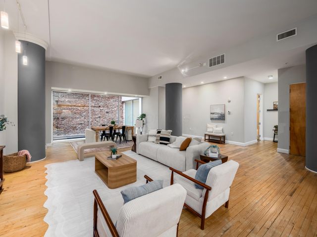 106 N High Street, 302, Columbus, OH 43215