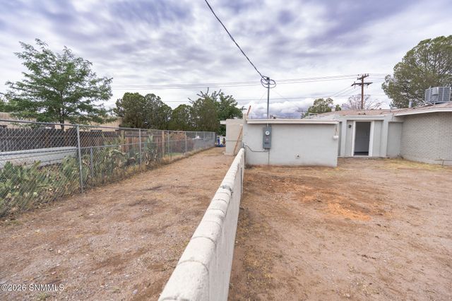 801 Chaparro Street, Las Cruces, NM 88001