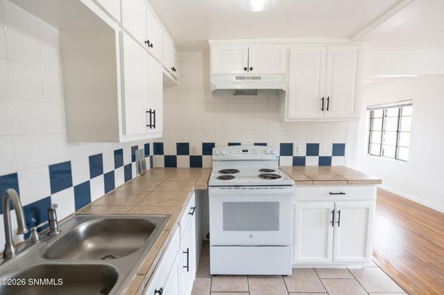 801 Chaparro Street, Las Cruces, NM 88001