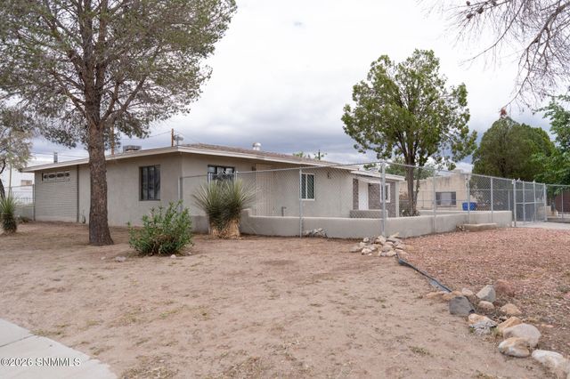 801 Chaparro Street, Las Cruces, NM 88001