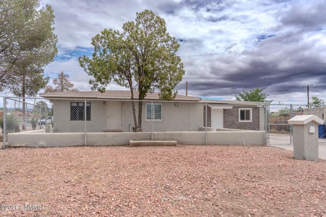801 Chaparro Street, Las Cruces, NM 88001