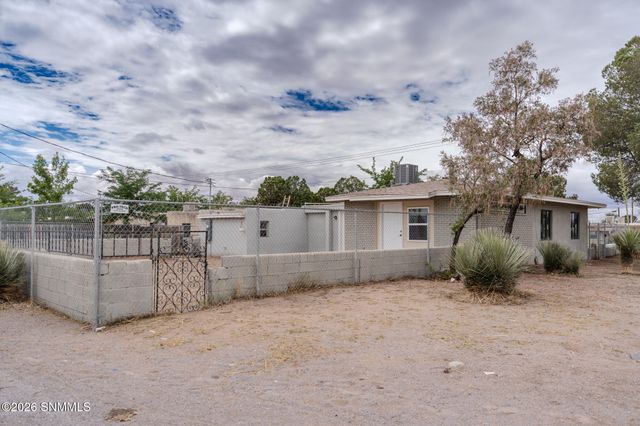 801 Chaparro Street, Las Cruces, NM 88001