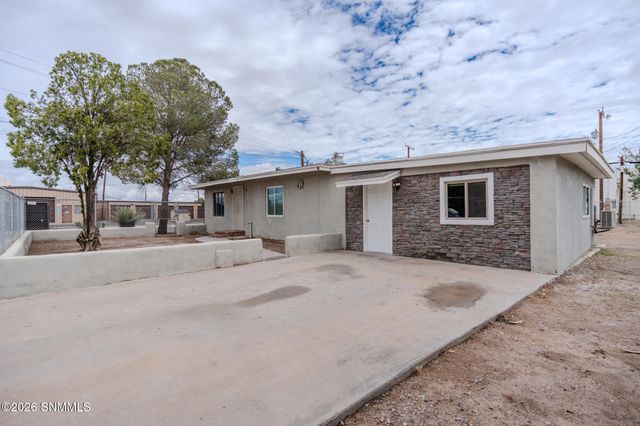 801 Chaparro Street, Las Cruces, NM 88001