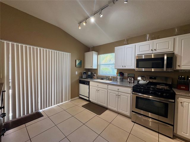 17744 ESPRIT DRIVE, Tampa, FL 33647