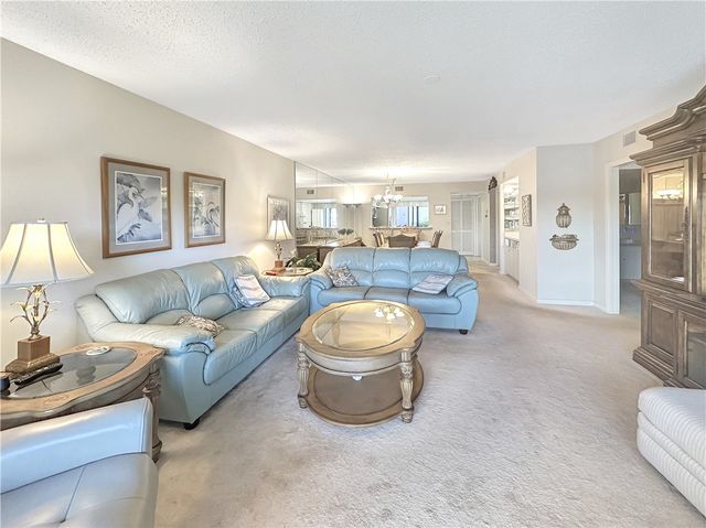 3300 Twin Lakes Terrace 103, Fort Pierce, FL 34951