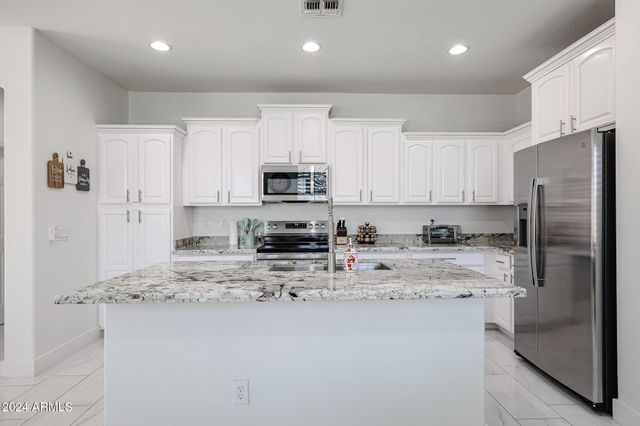 10101 W CORDES Road, Tolleson, AZ 85353