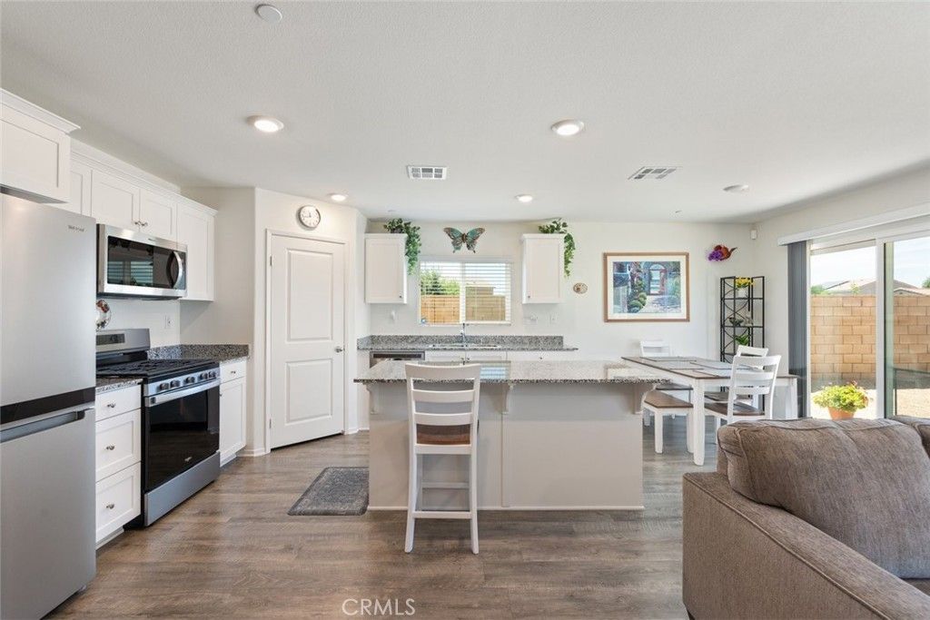 Image 14 of property listing at 1281 Justice Place, Hemet, CA 92543