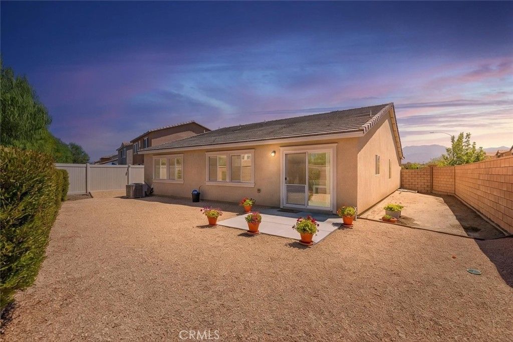 Image 2 of property listing at 1281 Justice Place, Hemet, CA 92543