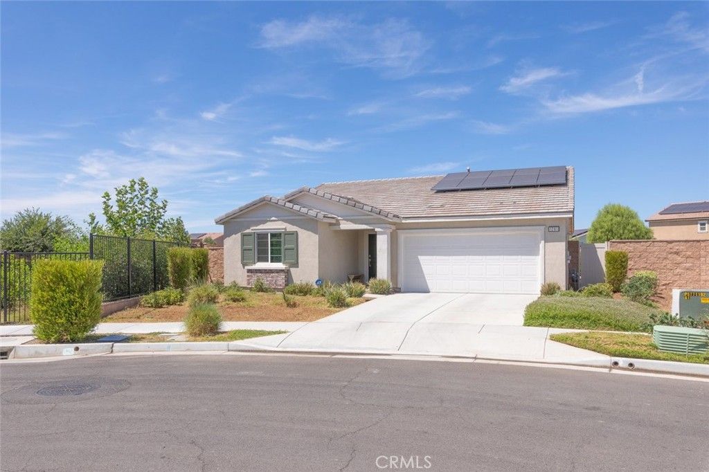 Image 3 of property listing at 1281 Justice Place, Hemet, CA 92543