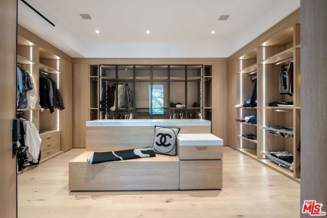 2436 Jupiter Drive, Los Angeles, CA 90046