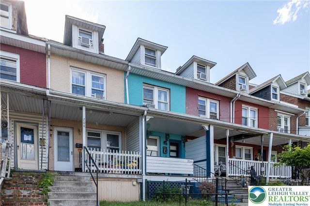 204 Clearfield Street, Freemansburg Boro, PA 18017