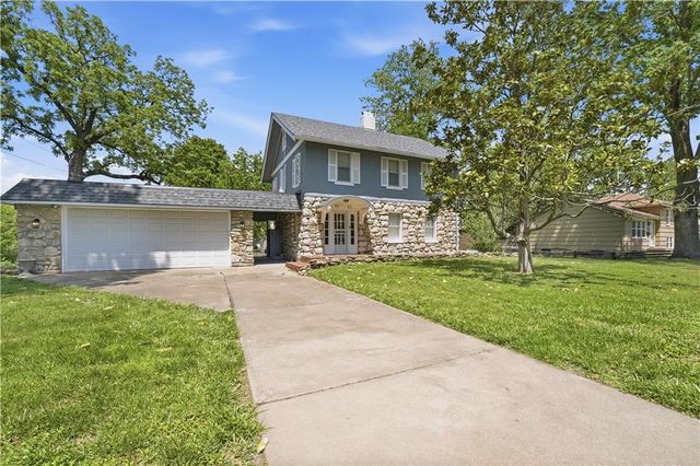 9502 Linwood Boulevard, Independence, MO 64052