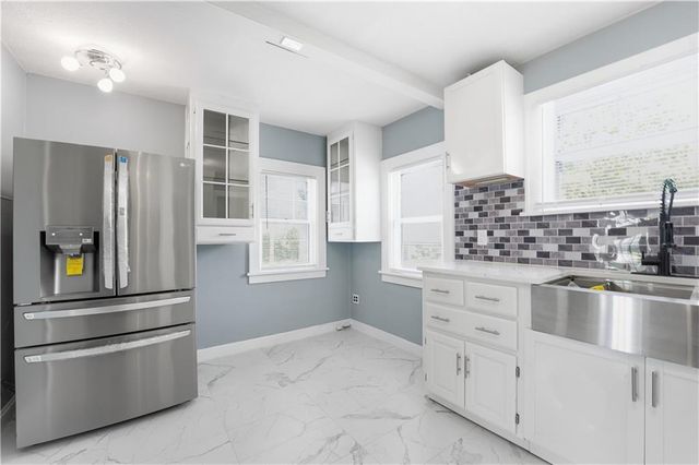 9502 Linwood Boulevard, Independence, MO 64052