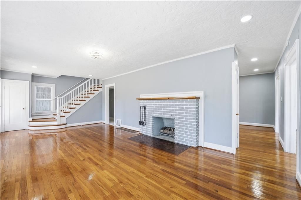 9502 Linwood Boulevard, Independence, MO 64052