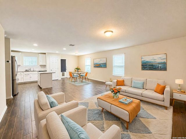 7807 COTTONWOOD RDG, Boerne, TX 78015