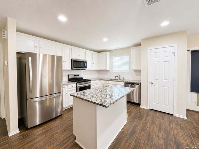 7807 COTTONWOOD RDG, Boerne, TX 78015