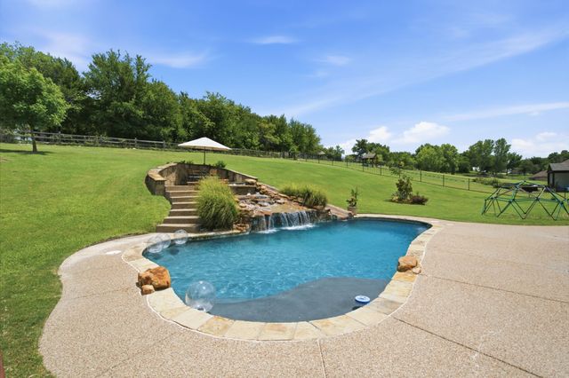 10224 Mustang Wells Drive, Fort Worth, TX 76126